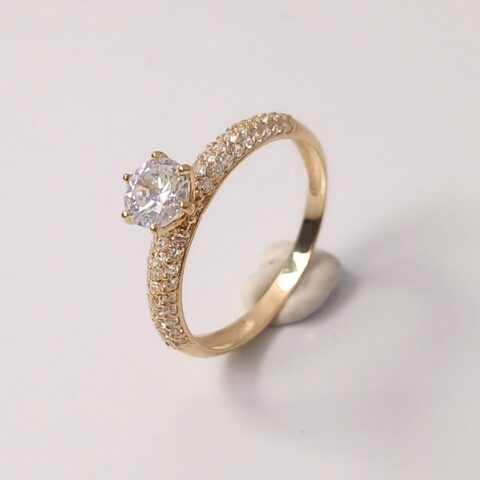 Anel Bombier Arque em ouro 18k , com 55 pedras.