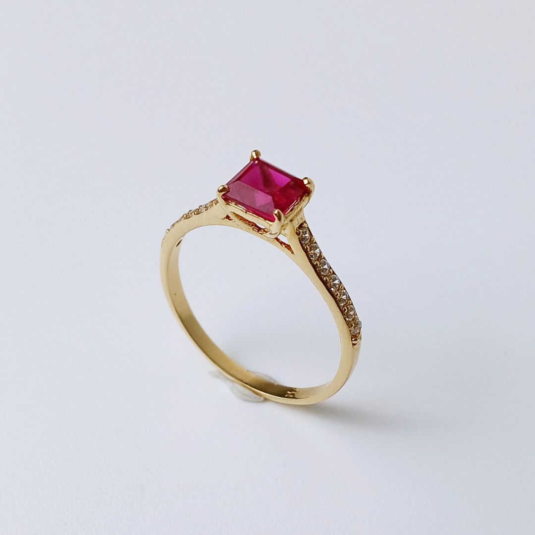 Anel Carre em ouro 18k com 15 pedras