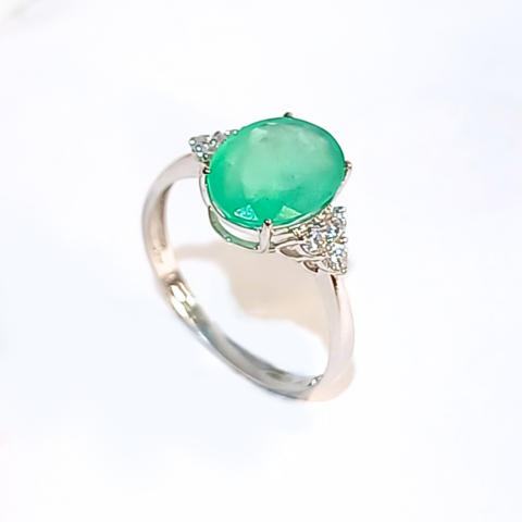 Anel Oval Seixas em ouro 18k , com 7 pedras