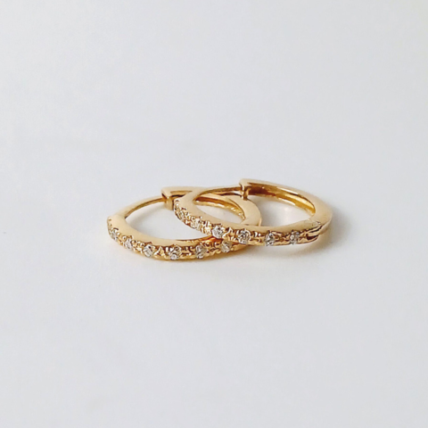 Brinco argola segundo furo em ouro 18k com 14 pedras