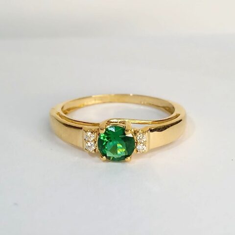 Anel Red Gabi em ouro 18k , com 5 pedras.