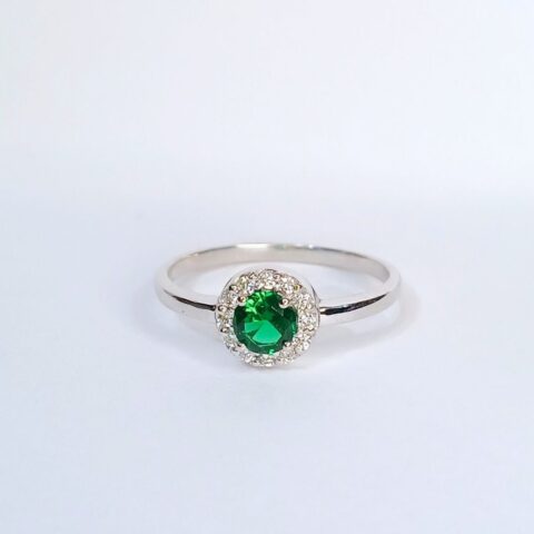 Anel Red Luz em ouro 18k , com 13 pedras.