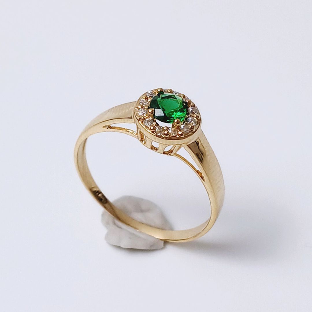 Anel Gama em ouro 18k com 13 pedras.