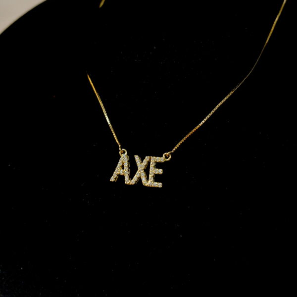 Colar Axé em ouro 18k , com 39 pedras .
