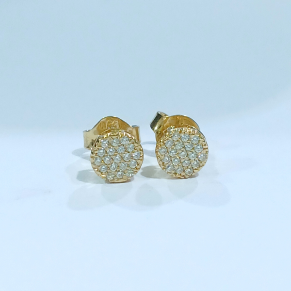 Brinco Espelho em ouro 18k , com 38 pedras .