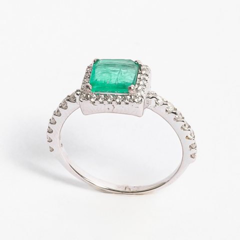 Anel Carreby  em ouro 18k , com 40 pedras