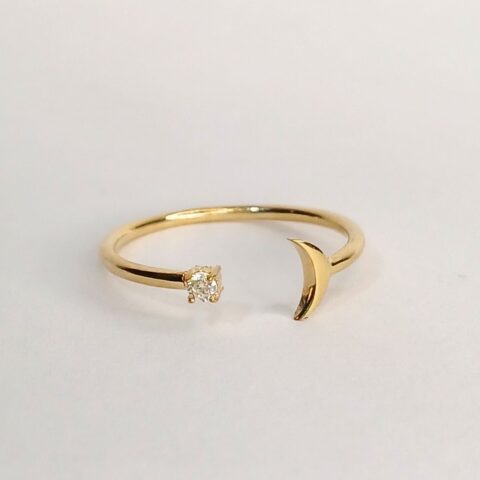Anel lua em ouro 18k , com 1 pedra 2mm.
