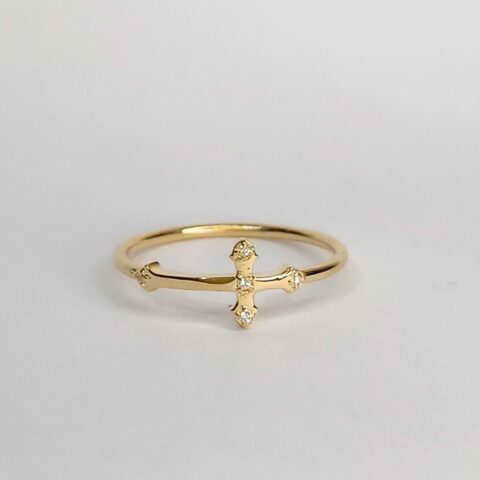 Anel Cruz em ouro 18k , com 5 pedras.