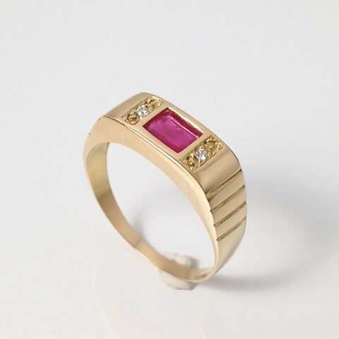 Anel de Formatura Fely em ouro 18k , com 3 pedras.