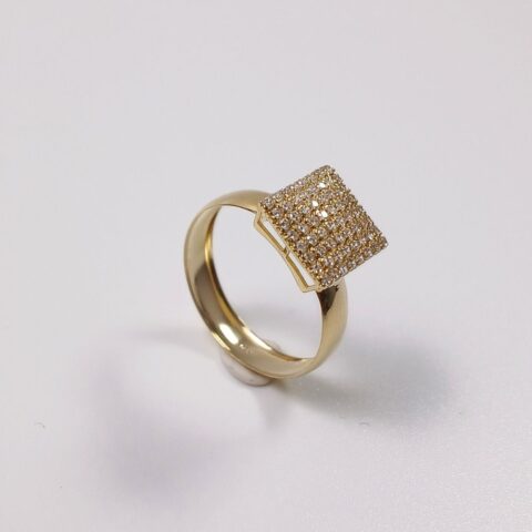 Anel Quadrado Jr M em ouro 18k , com 64 pedras.