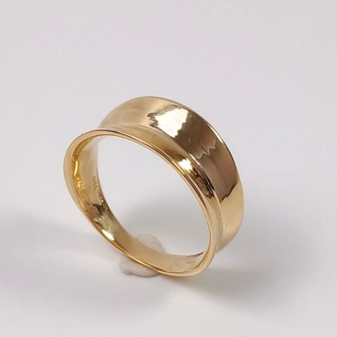 Anel Côncavo em ouro 18k , S/P.