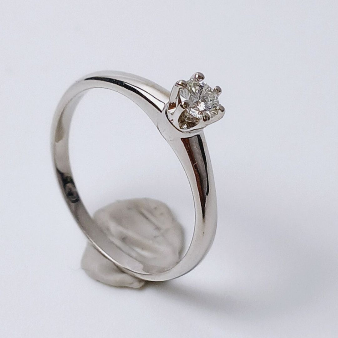 Anel Tiffany 20 pts em ouro 18k.