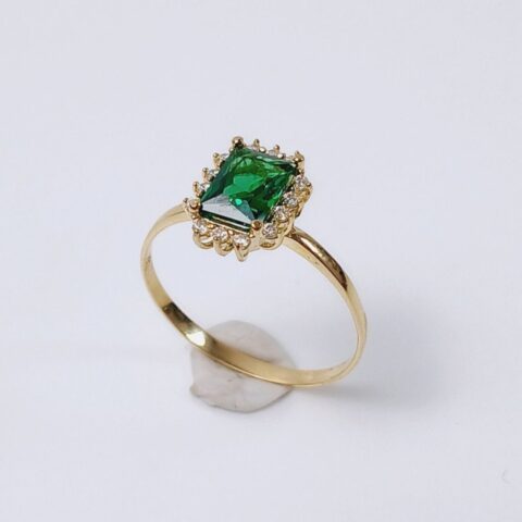 Anel Baguet em ouro 18k com 15 pedras.